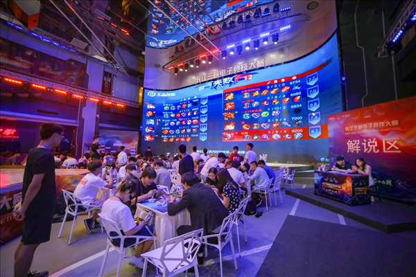 Navi将在IEM Katowice 2025的比赛中面对 Spirit ，以争夺季后赛名额